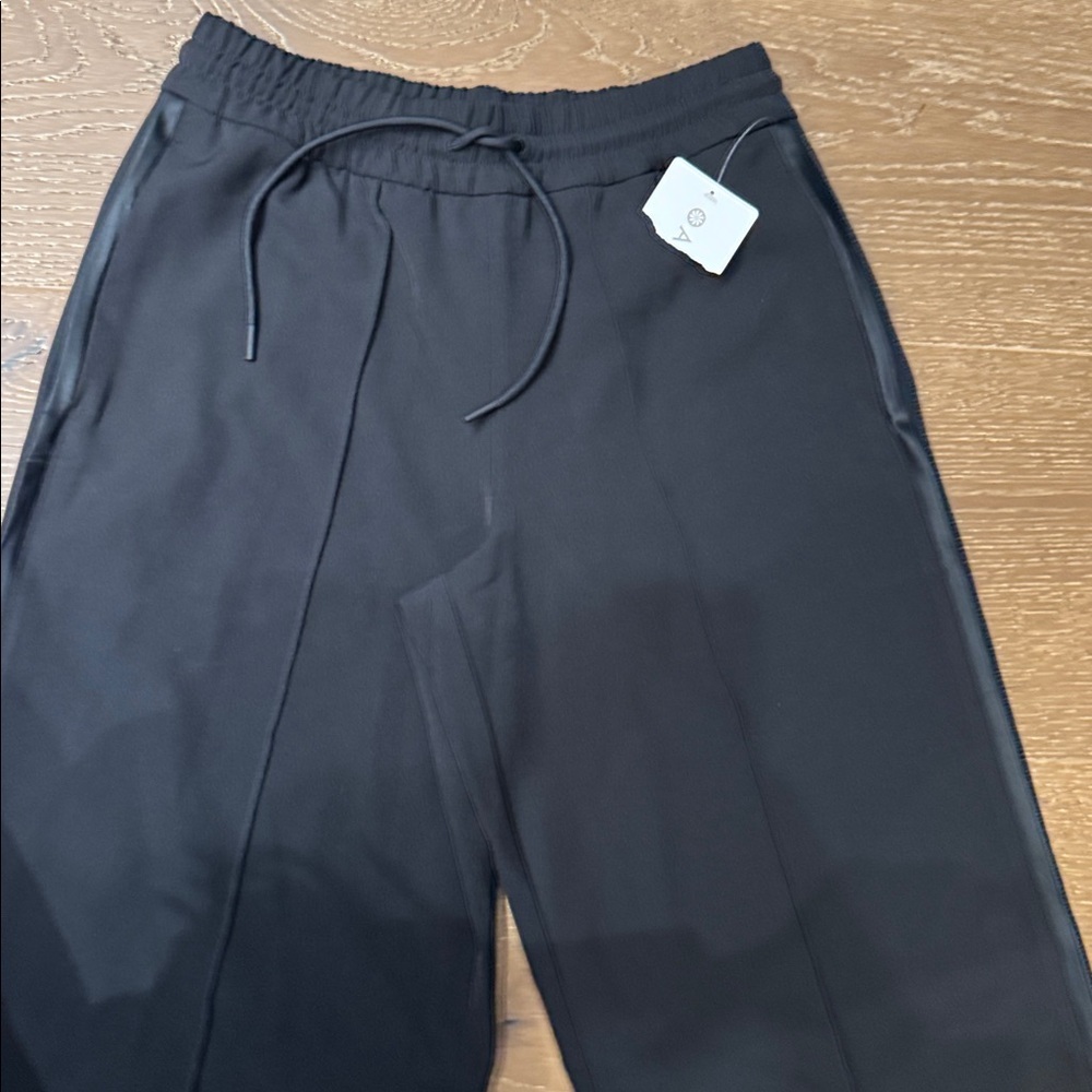 Athleta Black Travel Pants Elastic Waist XS NWT - Picture 5 of 6